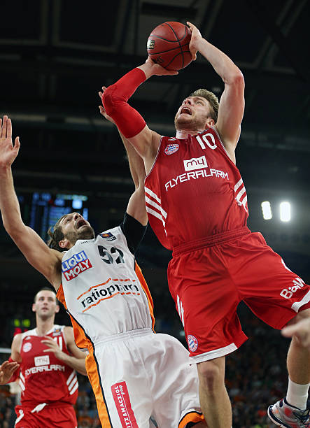 阵容深度不 阵容深度不